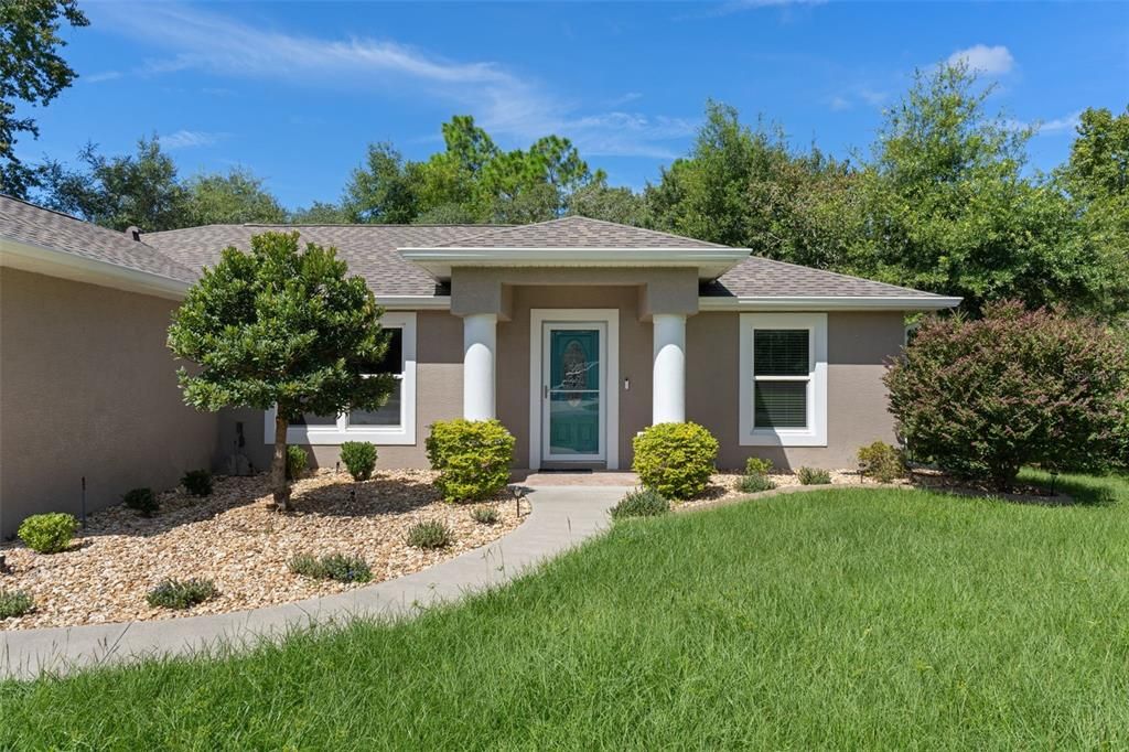 Exterior, Facade, Ranch