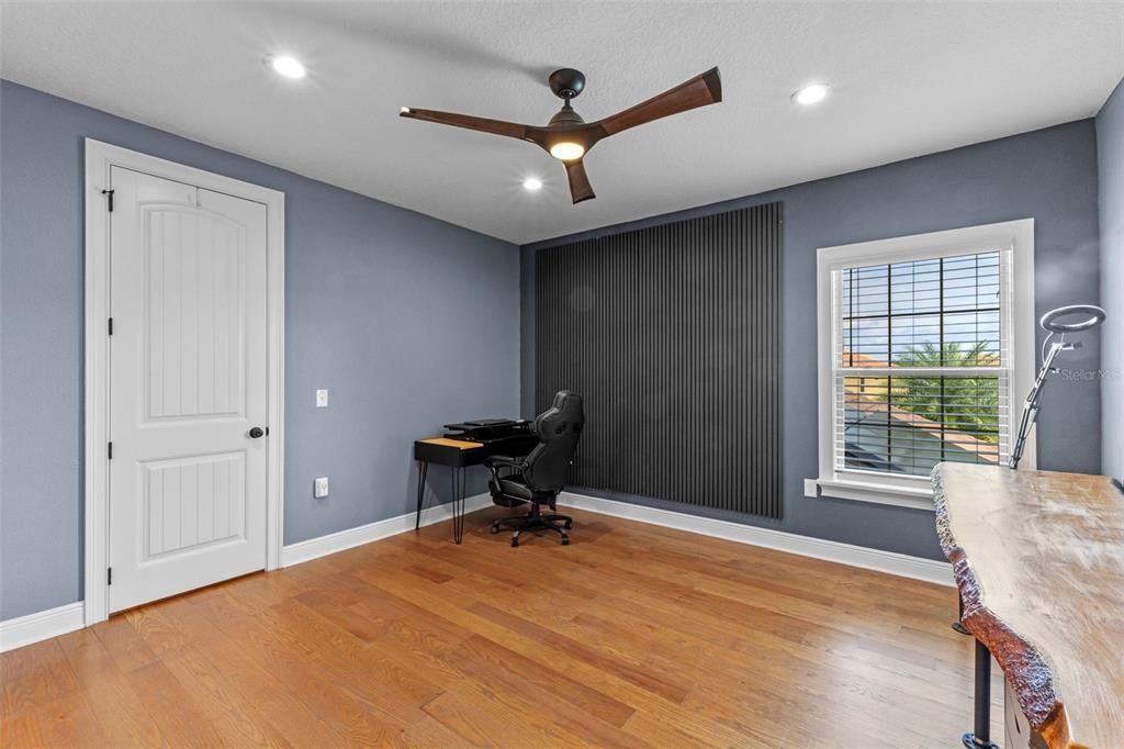 Home Office, Interior, Recessed Lighting, Wood Texture Flooring