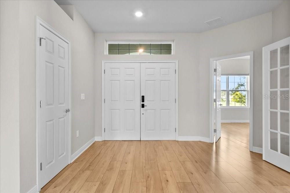 Interior, Recessed Lighting, Wood Texture Flooring