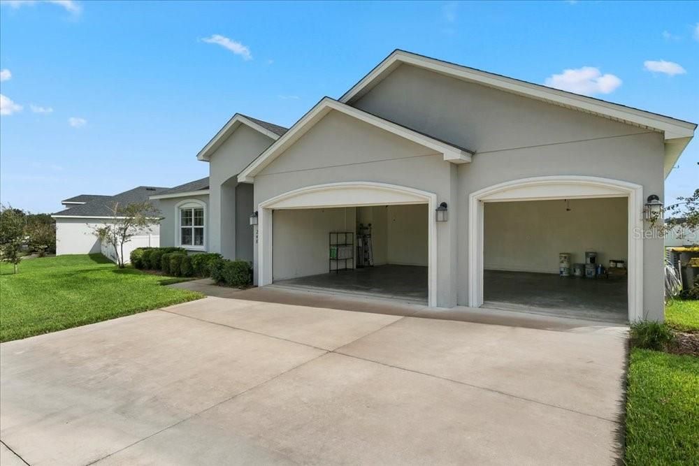 Attached, Exterior, Facade, American Craftsman