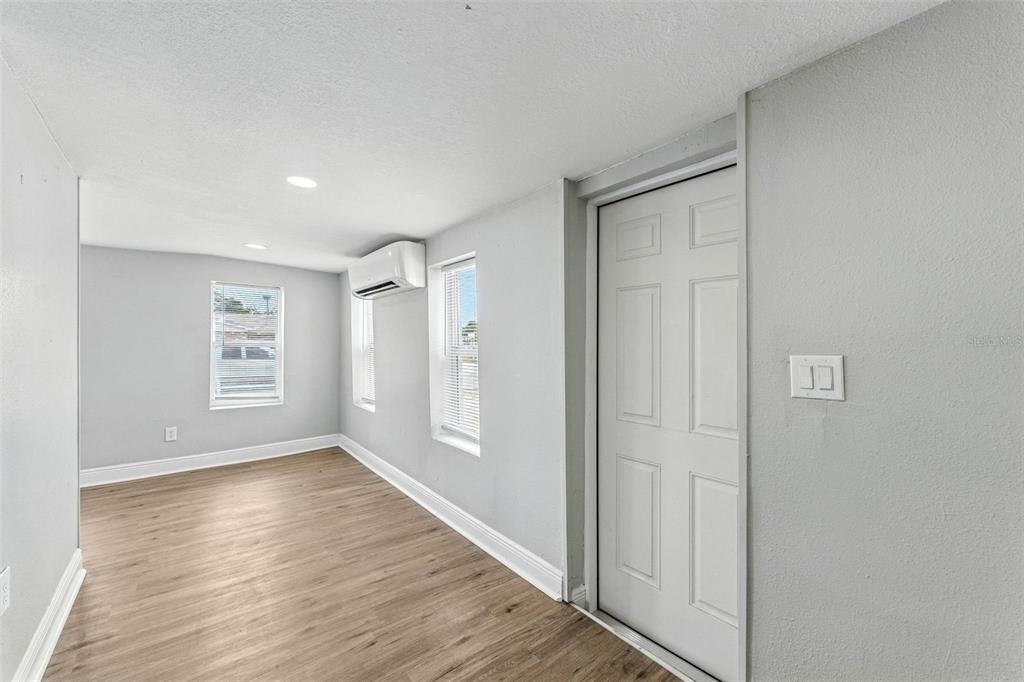 Empty room, Interior, Recessed Lighting, Wood Texture Flooring