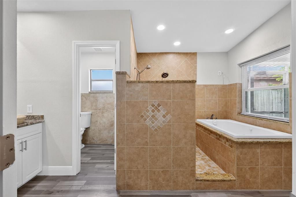 Bathroom, Interior, Recessed Lighting, Wood Texture Flooring
