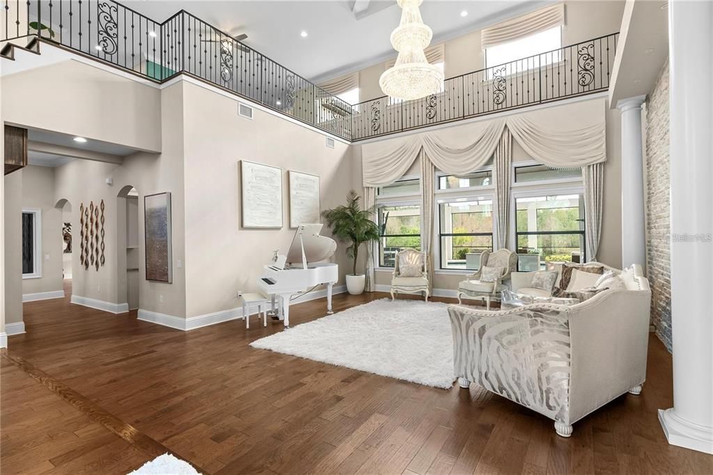 Chandelier, Interior, Piano, Recessed Lighting, Wood Texture Flooring
