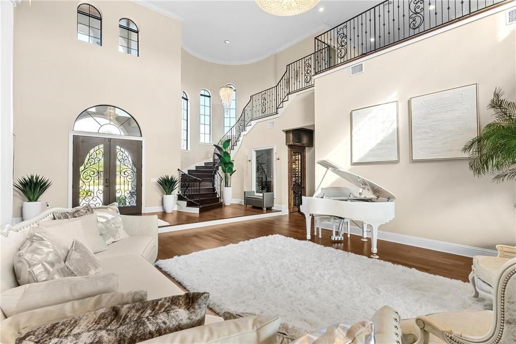 Interior, Living room, Pendant Lights, Piano, Wood Texture Flooring