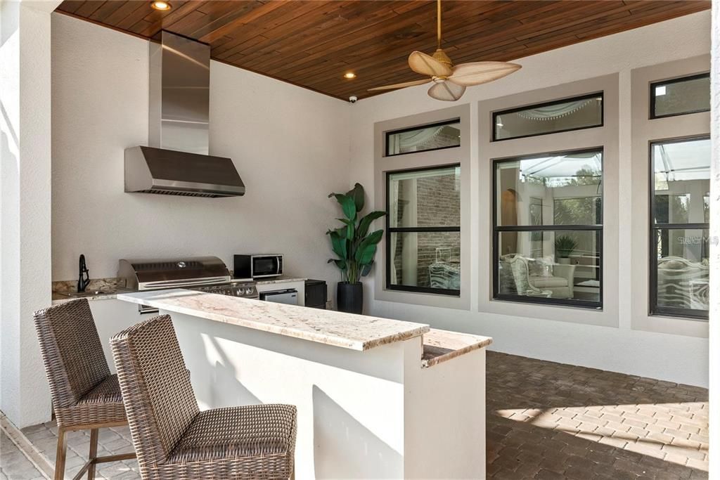 Exterior, Outdoor Kitchen