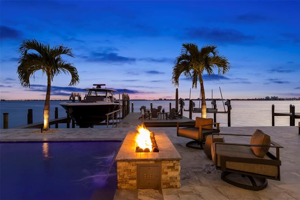 Exterior, Pool, Water