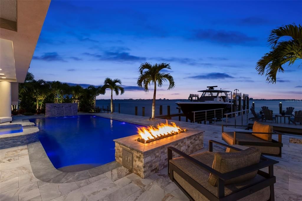 Exterior, Pool, Water