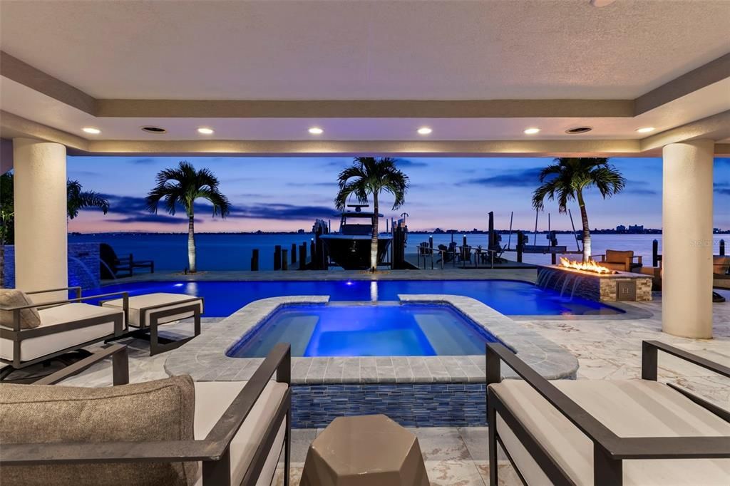 Exterior, Pool, Recessed Lighting, Water