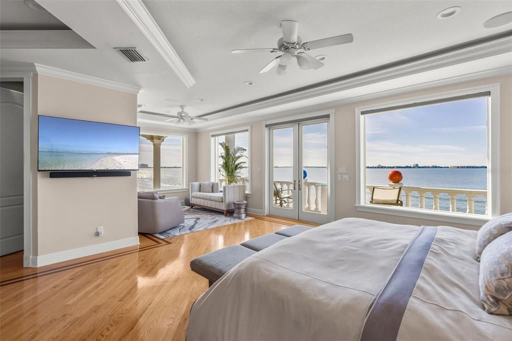 Bedroom, Interior, Recessed Lighting, Water, Wood Texture Flooring