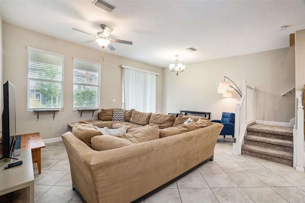 Chandelier, Interior, Living room