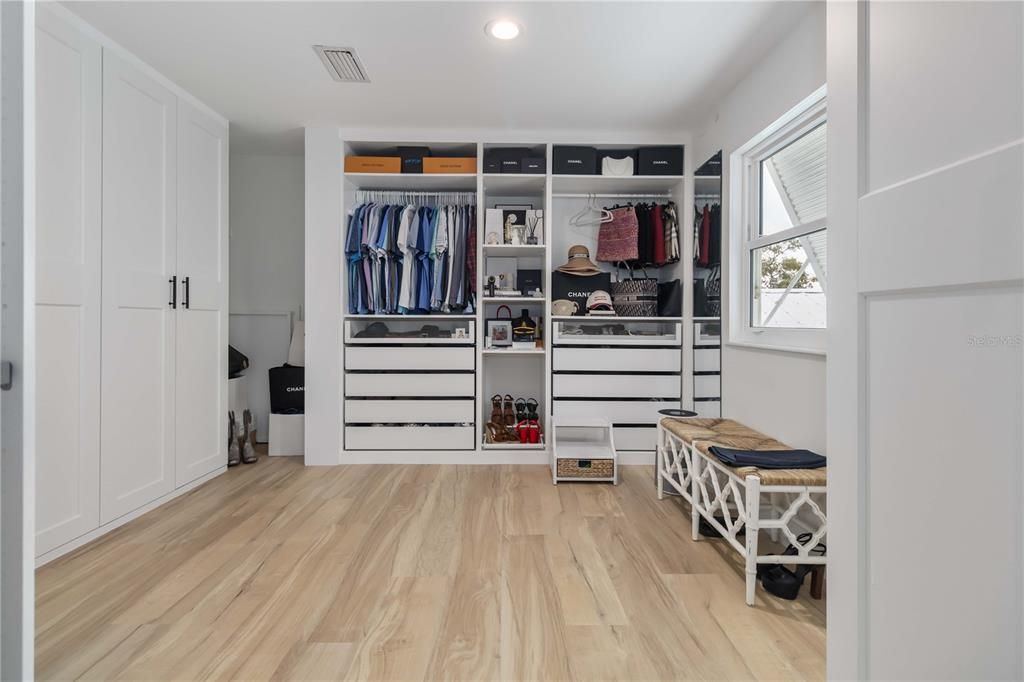 Interior, Recessed Lighting, Walk-in Closets, Wood Texture Flooring