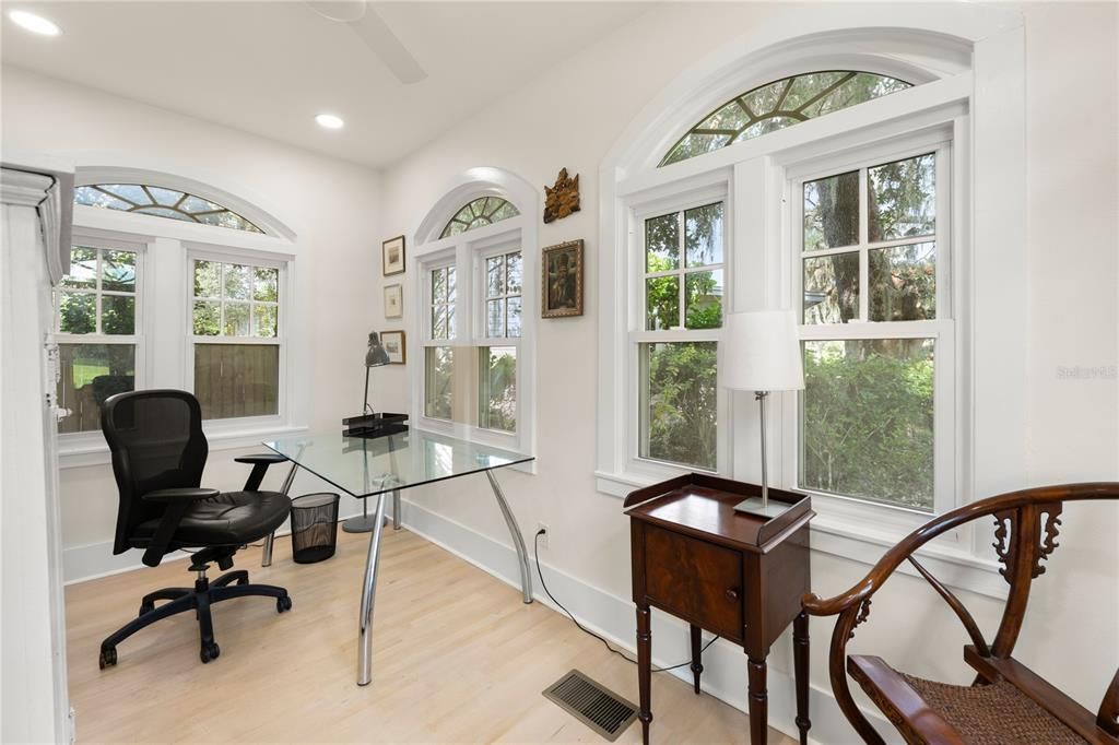 Home Office, Interior, Recessed Lighting, Wood Texture Flooring