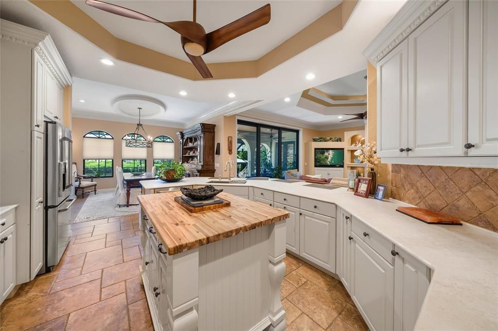 Dining room, Interior, Kitchen, Pendant Lights, Recessed Lighting, Wooden Beams
