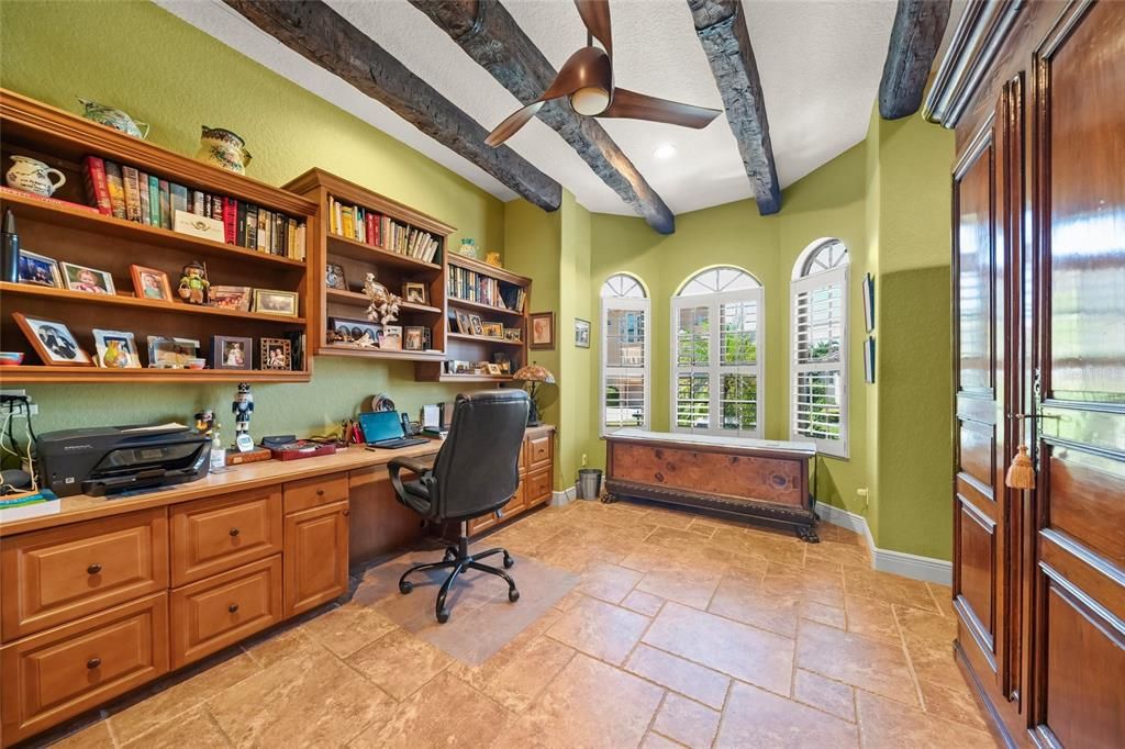 Home Office, Interior, Recessed Lighting, Wooden Beams