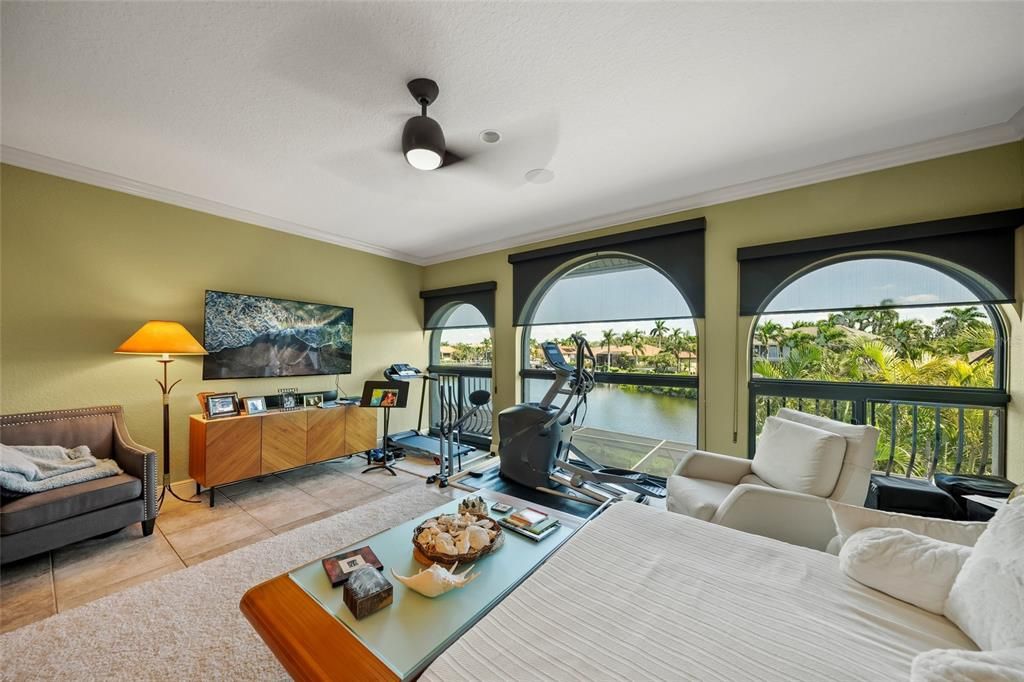 Bedroom, Fitness Equipment, Interior, Living room, Water