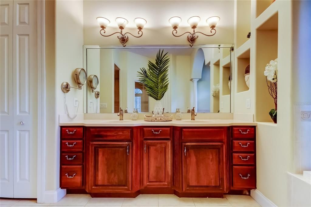 Bathroom, Dual Sink Vanities, Interior