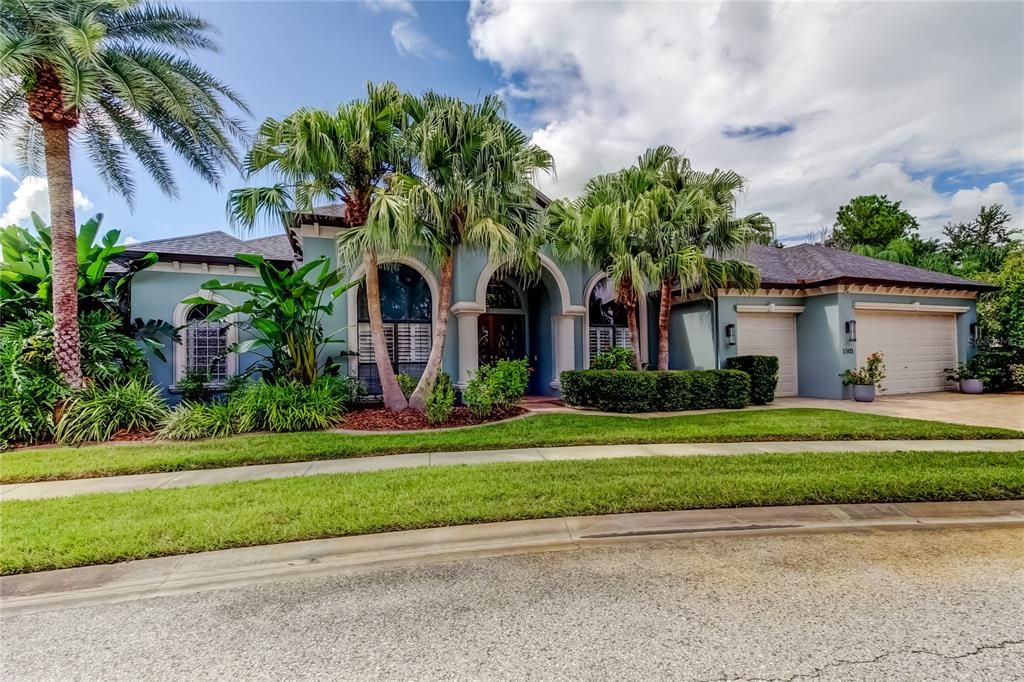 Attached, Exterior, Facade, Mediterranean