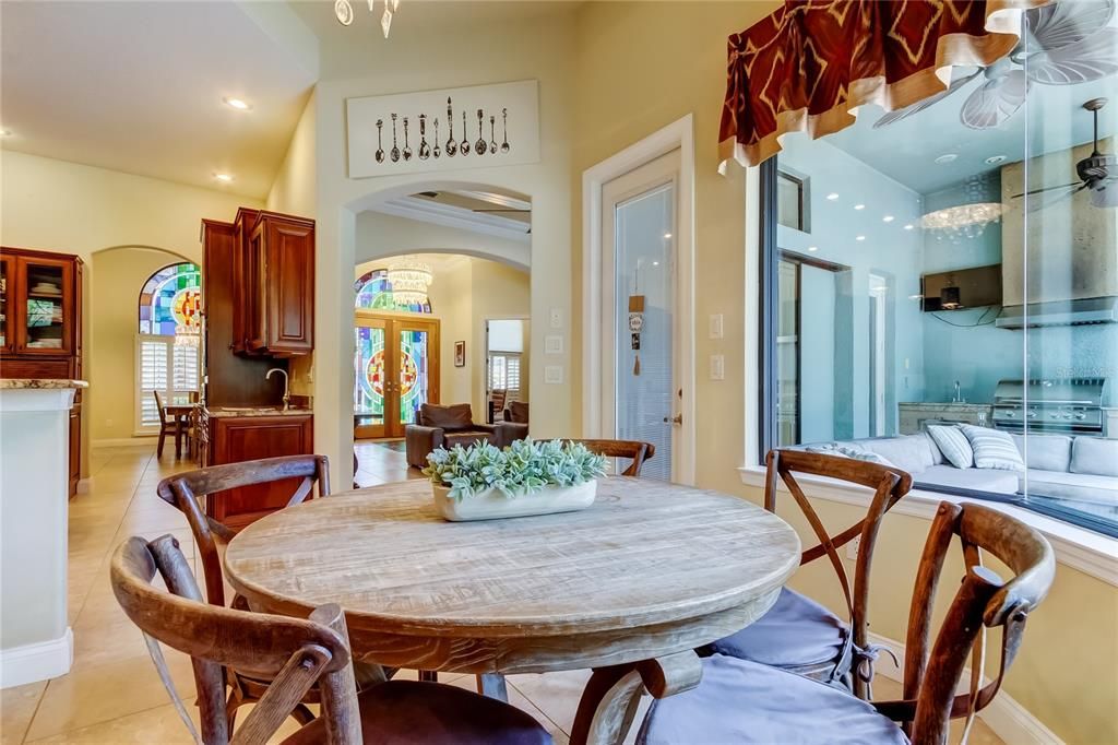 Dining room, Interior, Recessed Lighting