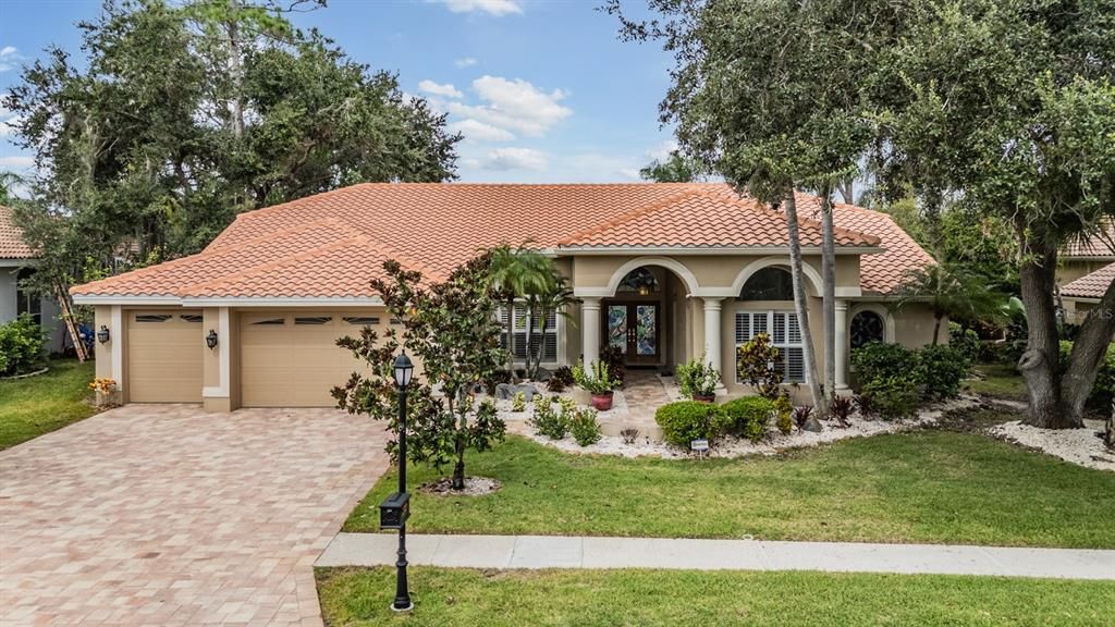 Attached, Exterior, Facade, Mediterranean