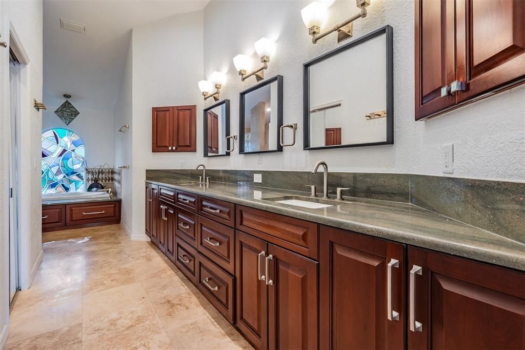 Bathroom, Dual Sink Vanities, Interior