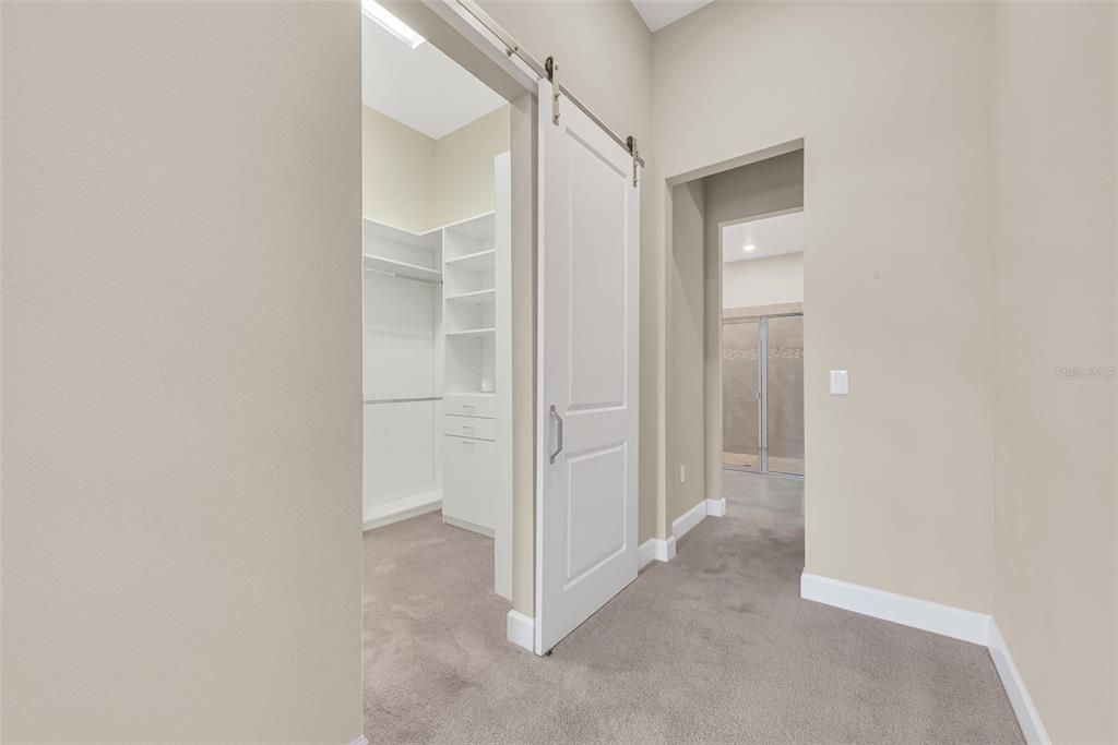 Empty room, Interior, Recessed Lighting, Walk-in Closets