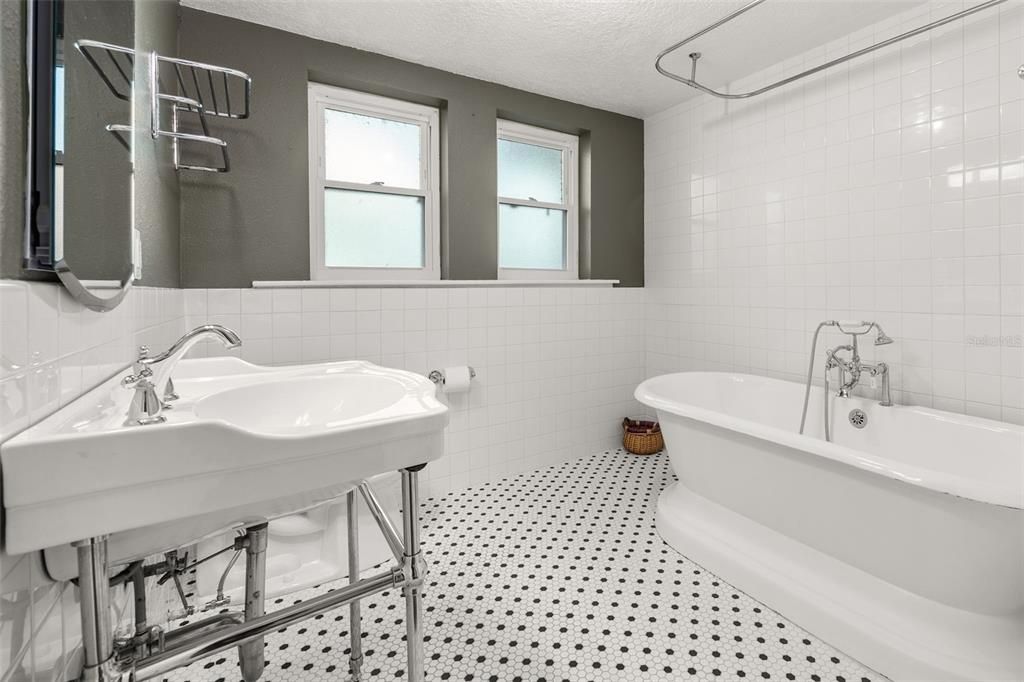 Bathroom, Free Standing Baths, Interior