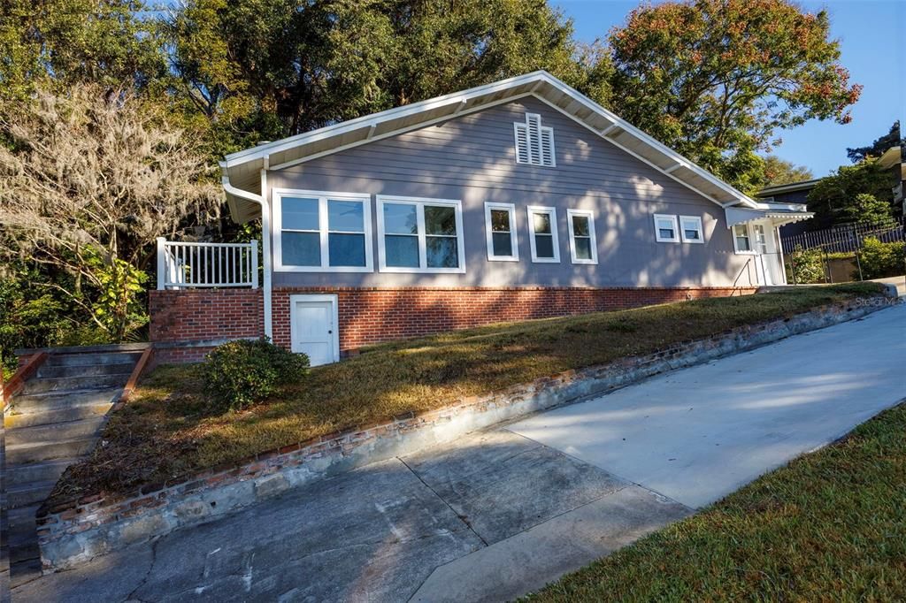 Attached, Exterior, Facade, Brick Facade, American Craftsman