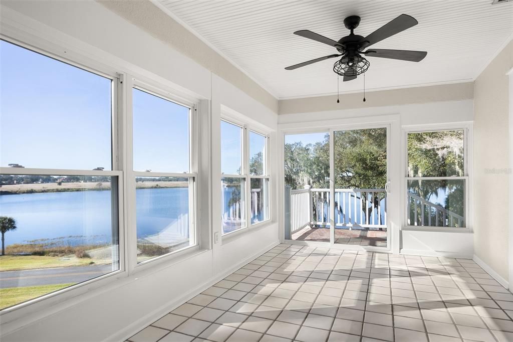 Interior, Sun Room, Water