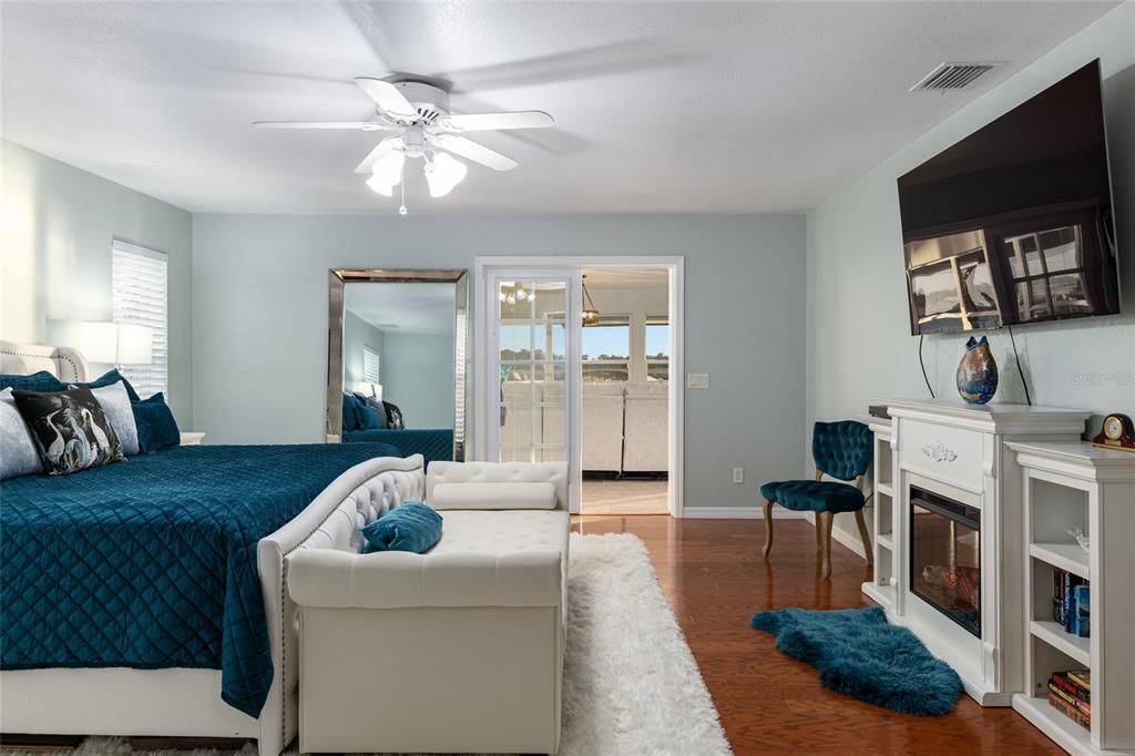 Bedroom, Fireplace, Interior, Wood Texture Flooring