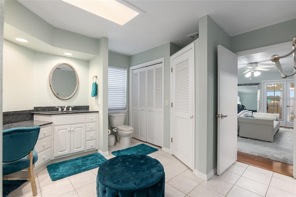 Bathroom, Interior, Recessed Lighting