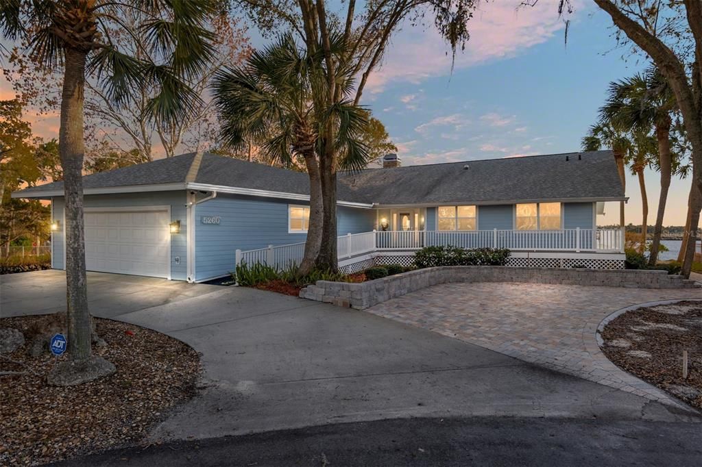 Attached, Exterior, Facade, Ranch