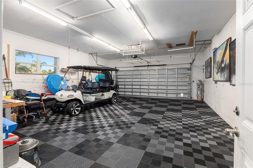 Garage, Interior