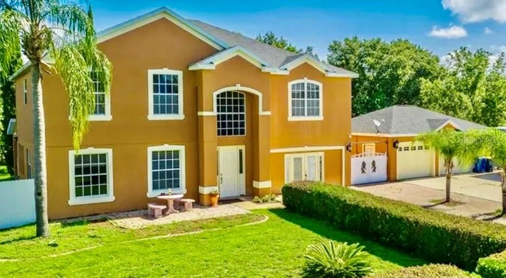 Exterior, Facade, Brick Traditional