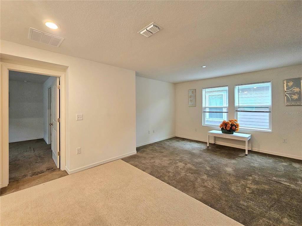 Empty room, Interior, Recessed Lighting
