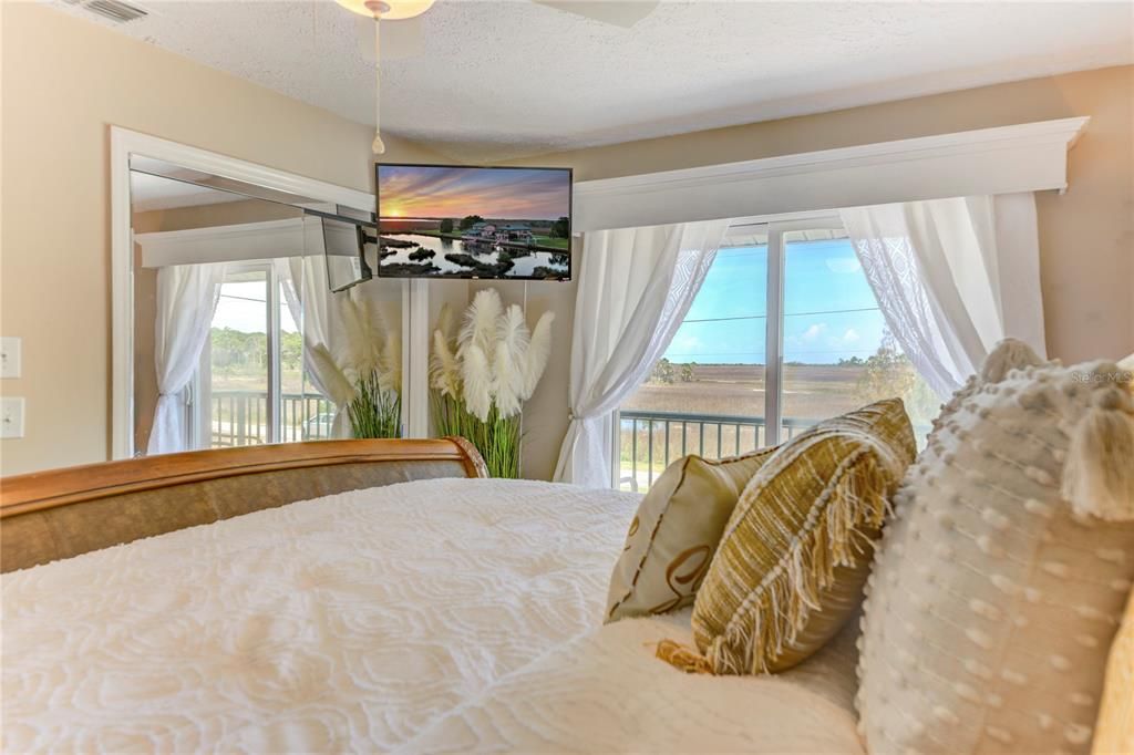 Bedroom, Interior, Water