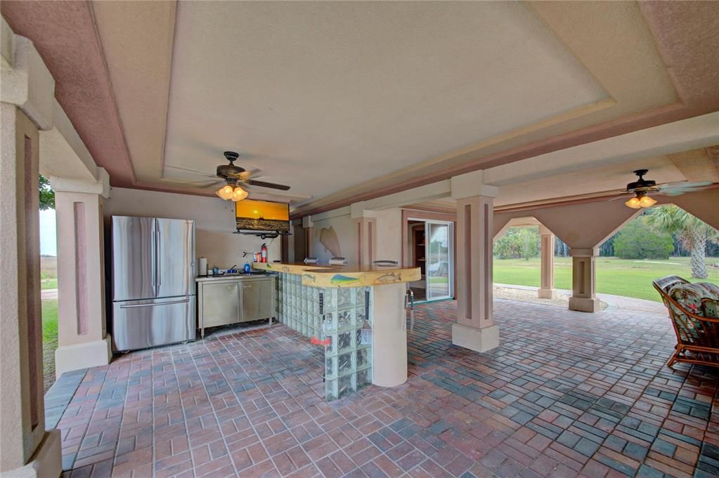 Exterior, Outdoor Kitchen