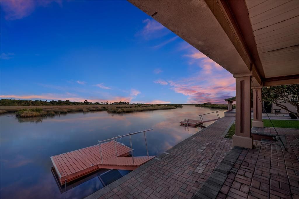 Exterior, Pool, Water