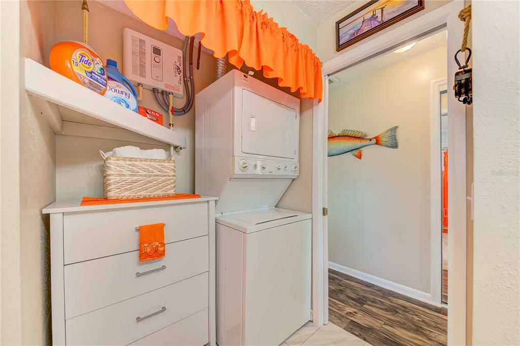 Interior, Utility Closets, Washer, Wood Texture Flooring