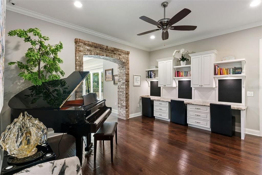 Interior, Piano, Recessed Lighting, Wood Texture Flooring