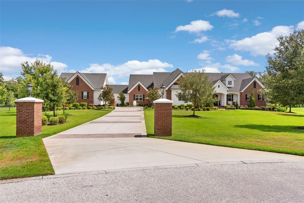 Exterior, Facade, Brick Facade, Cape Cod