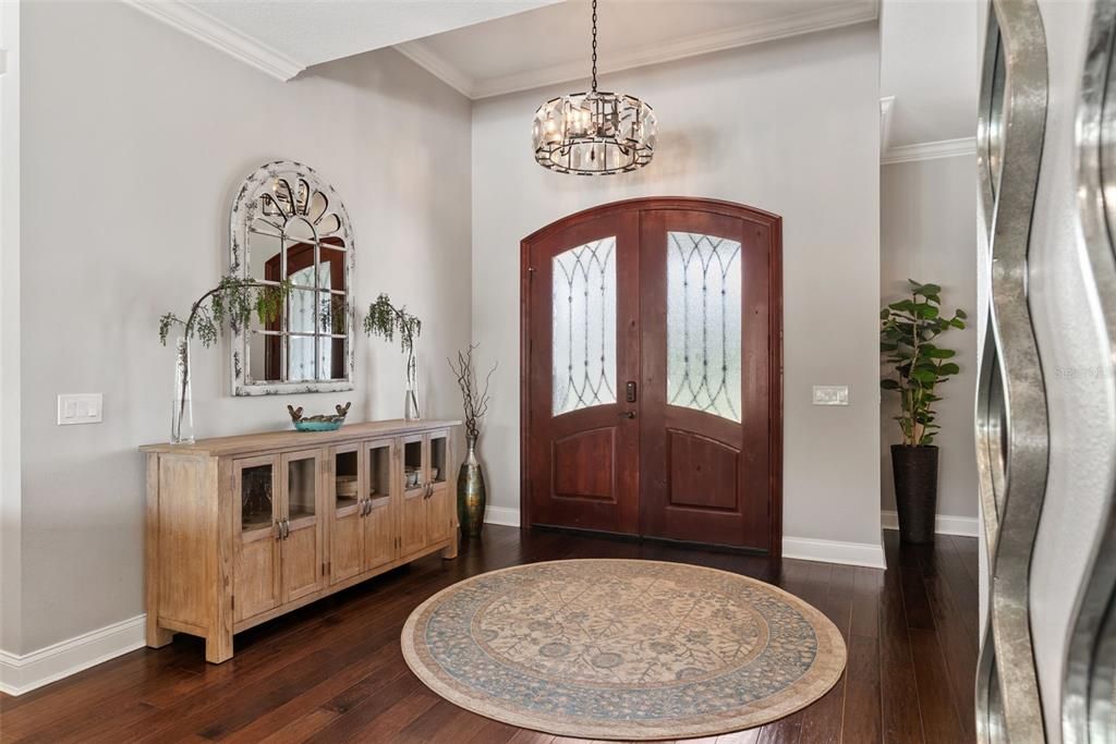 Interior, Pendant Lights, Wood Texture Flooring