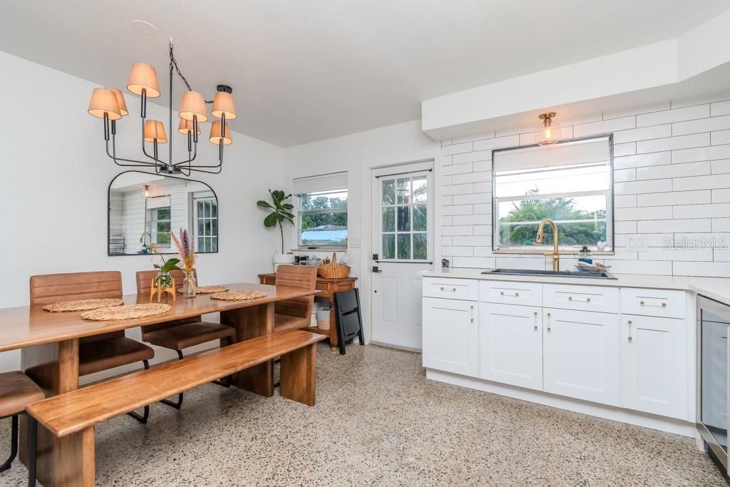 Chandelier, Dining room, Interior