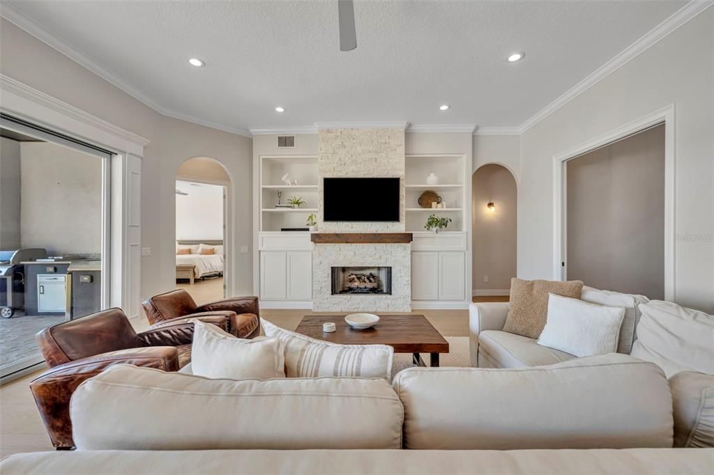 Fireplace, Interior, Living room, Recessed Lighting