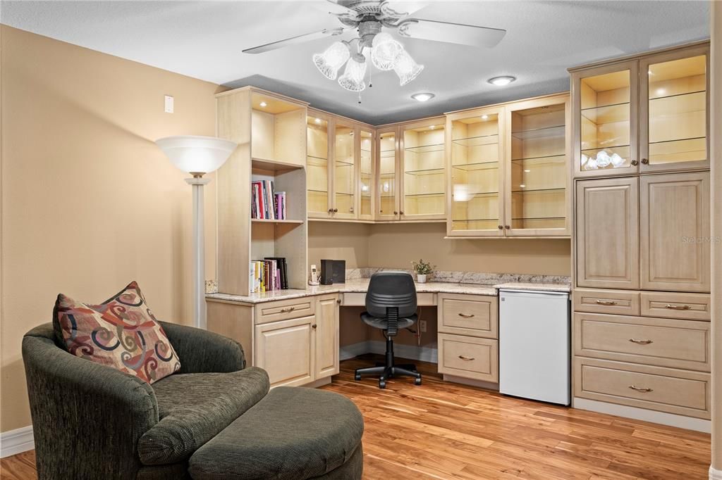 Home Office, Interior, Recessed Lighting, Wood Texture Flooring