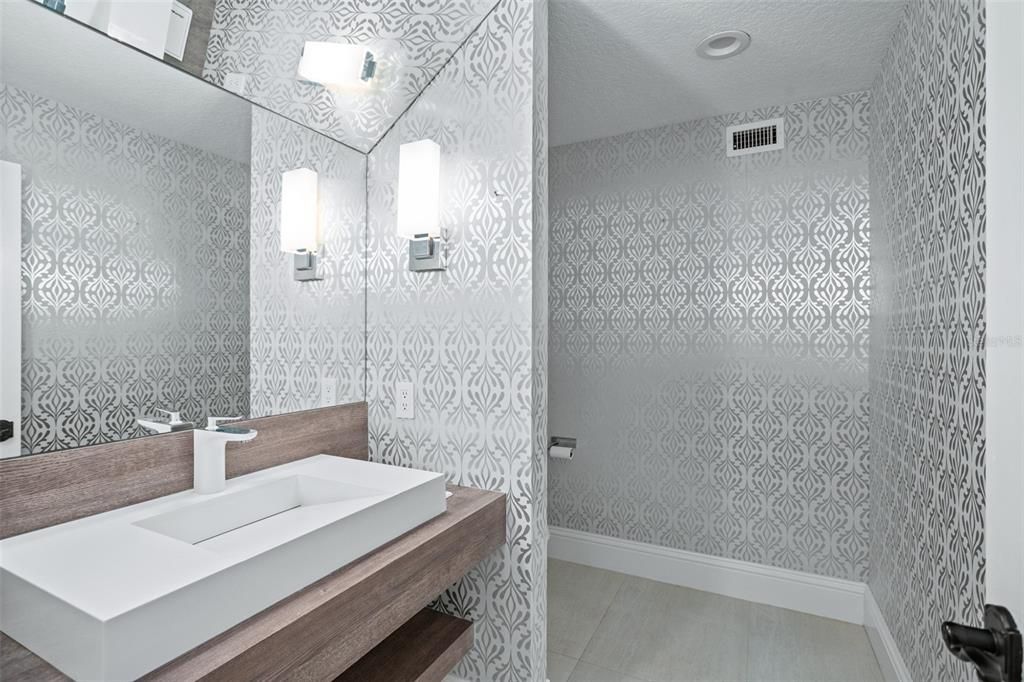 Bathroom, Interior, Recessed Lighting