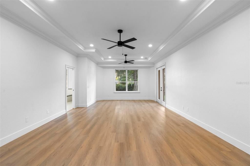 Empty room, Interior, Recessed Lighting, Wood Texture Flooring