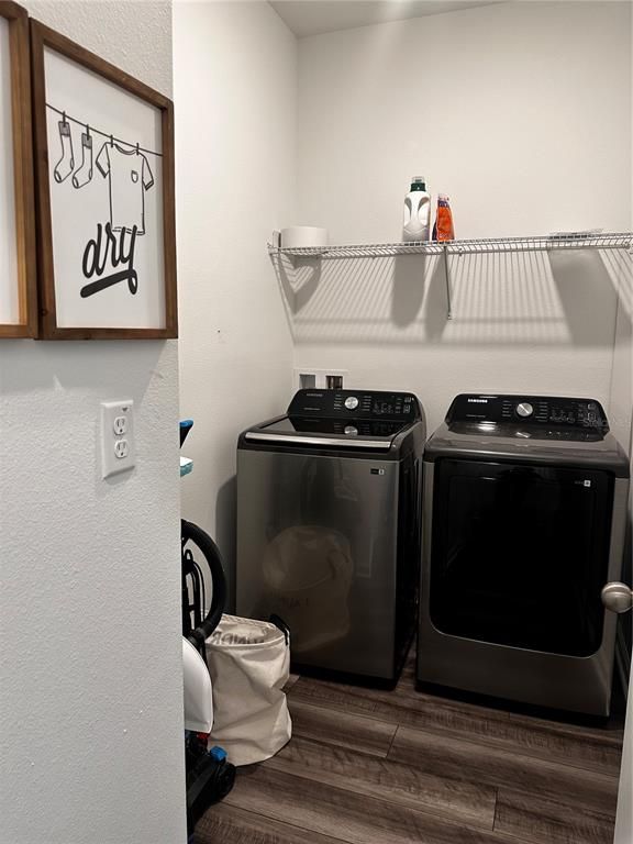 Interior, Washer, Wood Texture Flooring