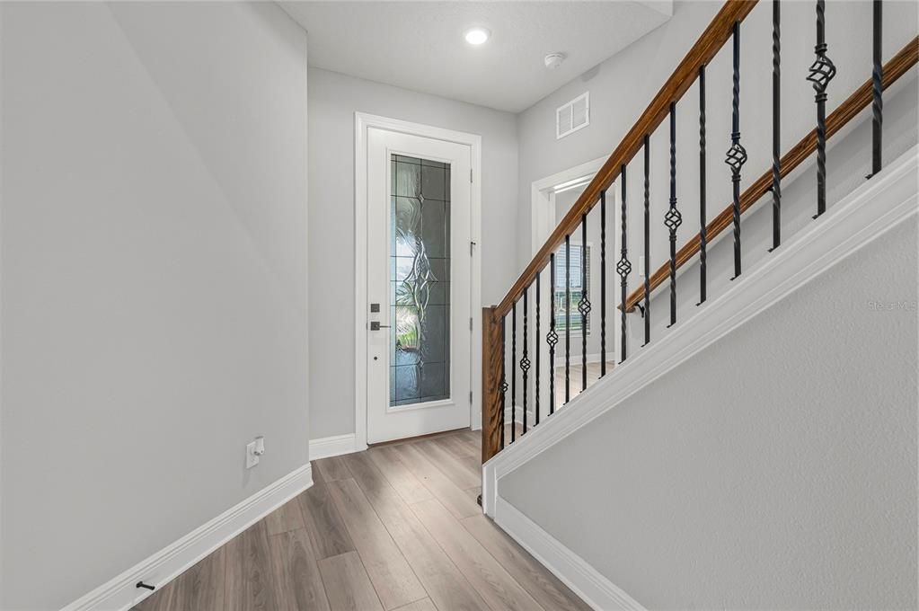 Interior, Recessed Lighting, Wood Texture Flooring