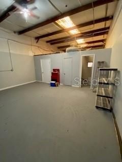 Garage, Interior, Wooden Beams