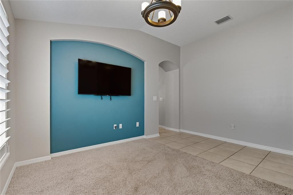 Empty room, Interior